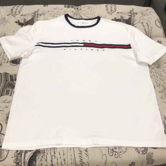 Tommy Hilfiger Men's Short Sleeve Logo T-Shirt - Picture 2 of 4